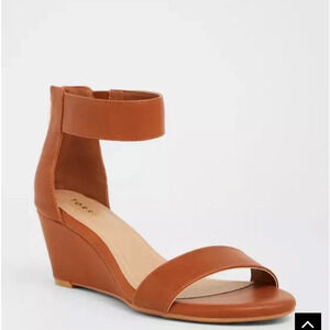 Women's Tan Wedge Sandals